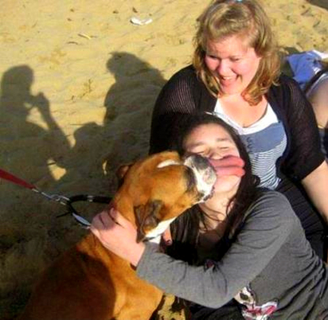 10 Perfectly Timed Photos of Dogs